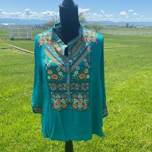 Adorable teal boho top